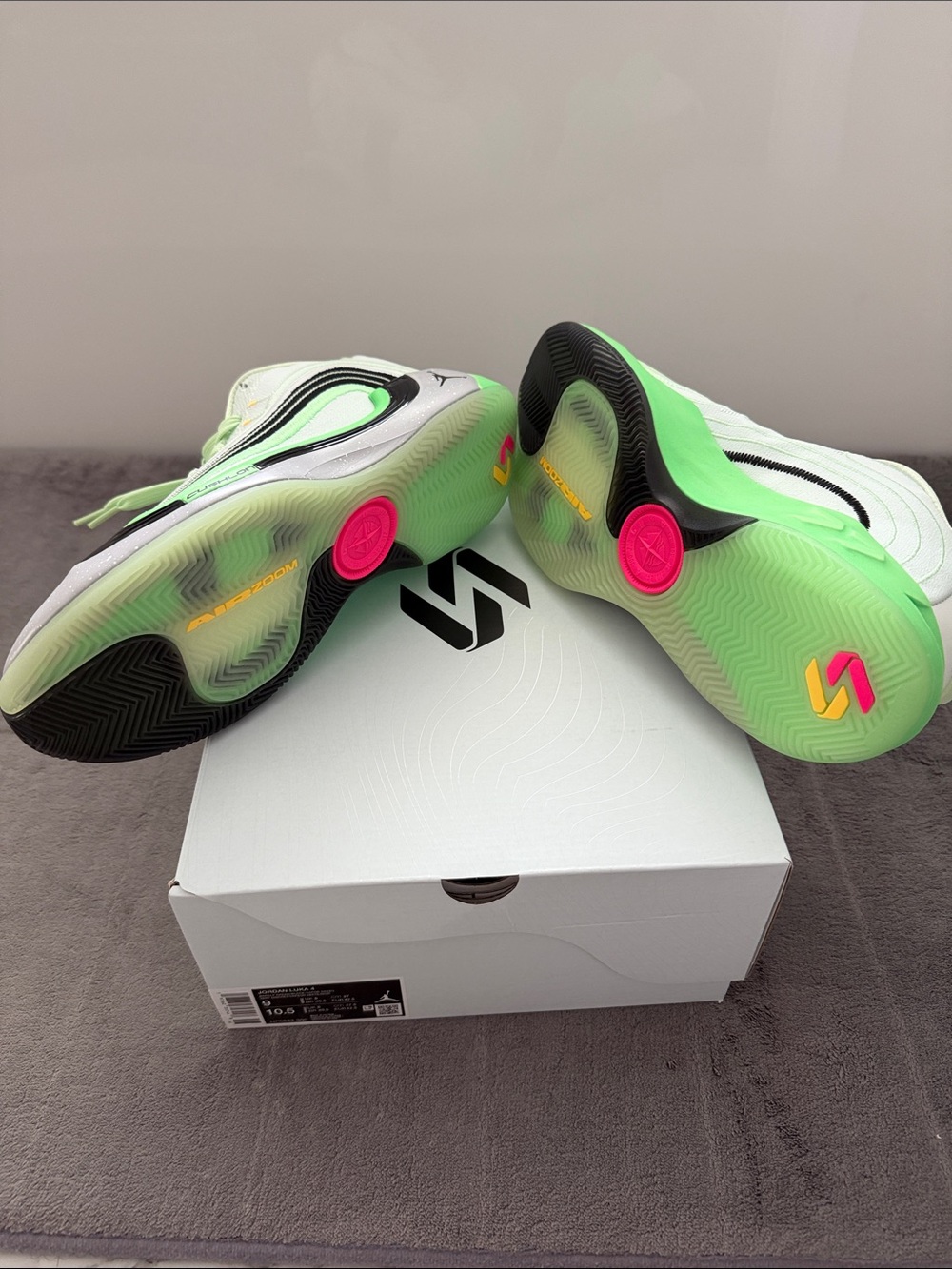 Jordan Women’s Mint Green Sneakers with Pink and Yellow Highlights - Picture 4 of 5